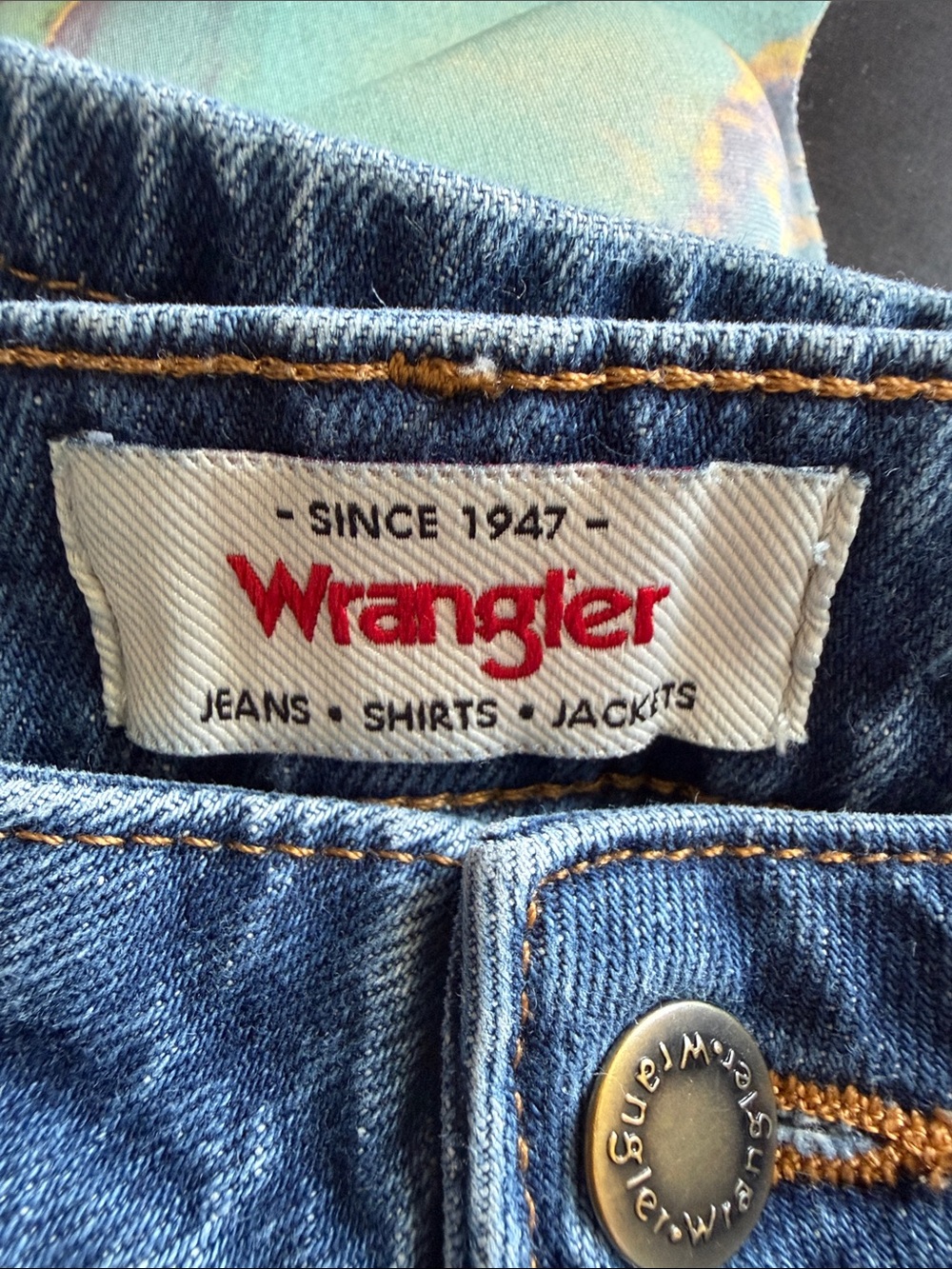 Wrangler Women's High Rise Fierce Flare Jeans Size 27 (4) Dark Wash Embroidered - Picture 6 of 12